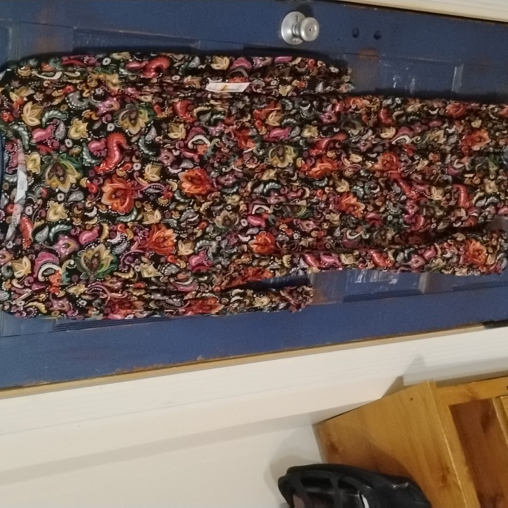 Dress - Picture 2 of 6